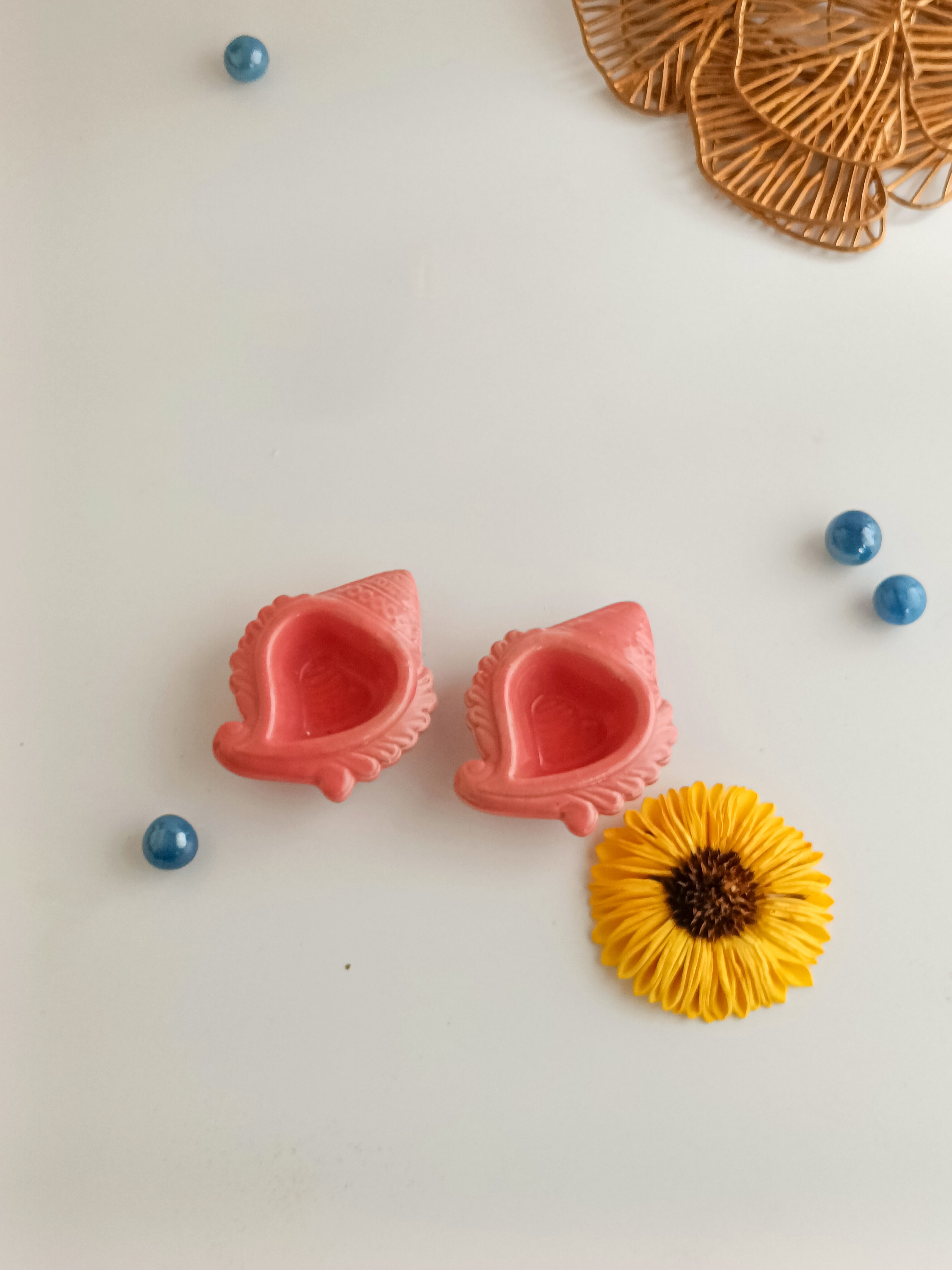 Shankh Rang Diyas (pair)
