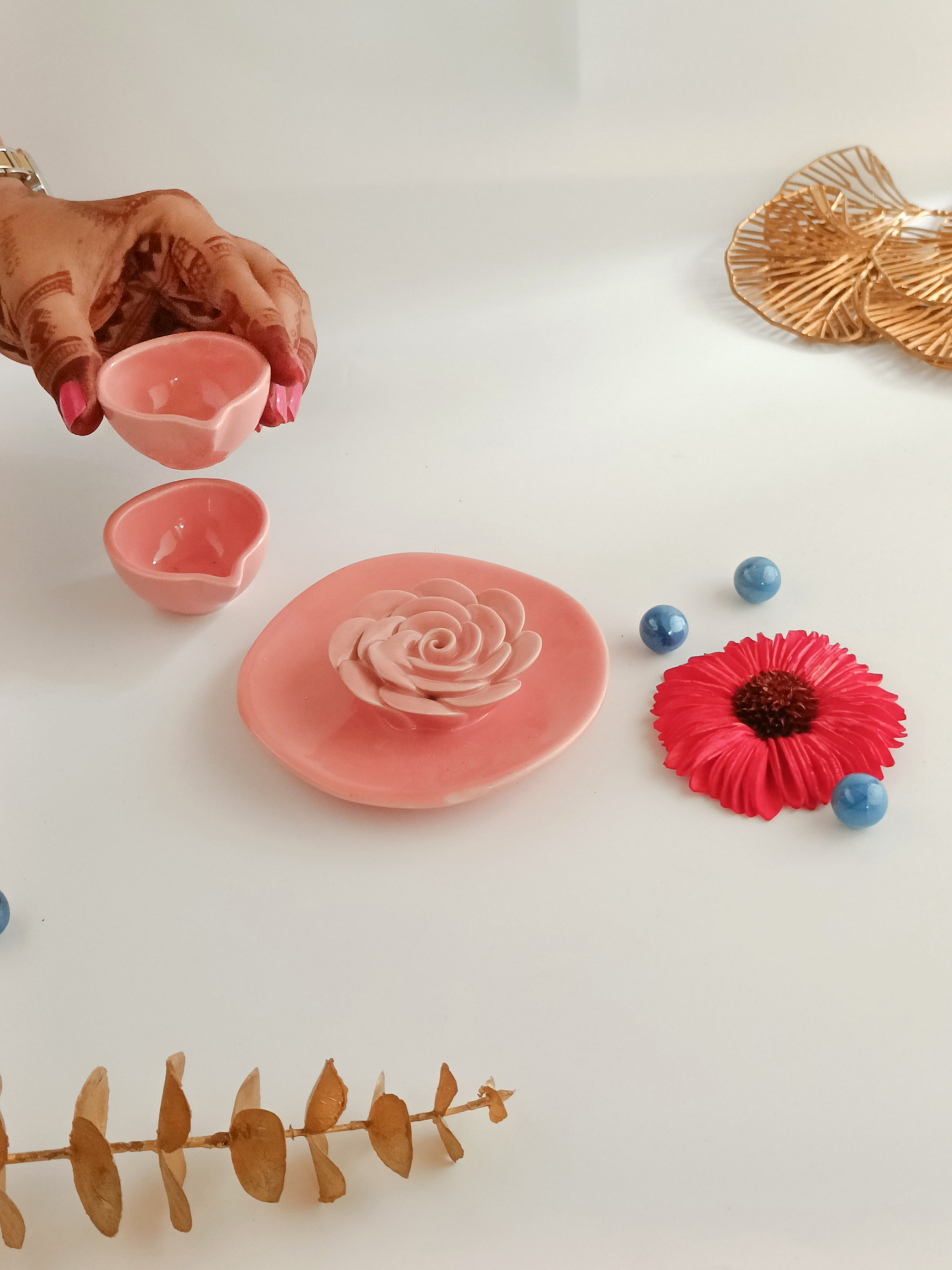 Floret Agarbatti Stand and 2 Diyas Set