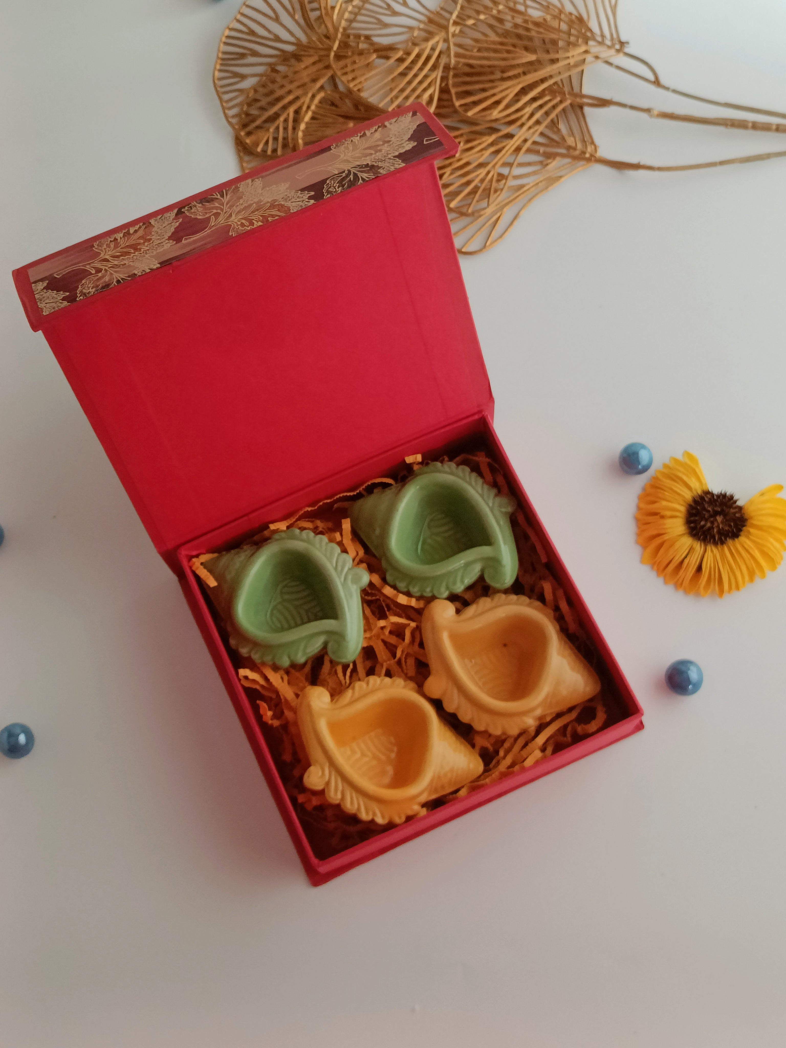 Shankh Diya Gift hamper set