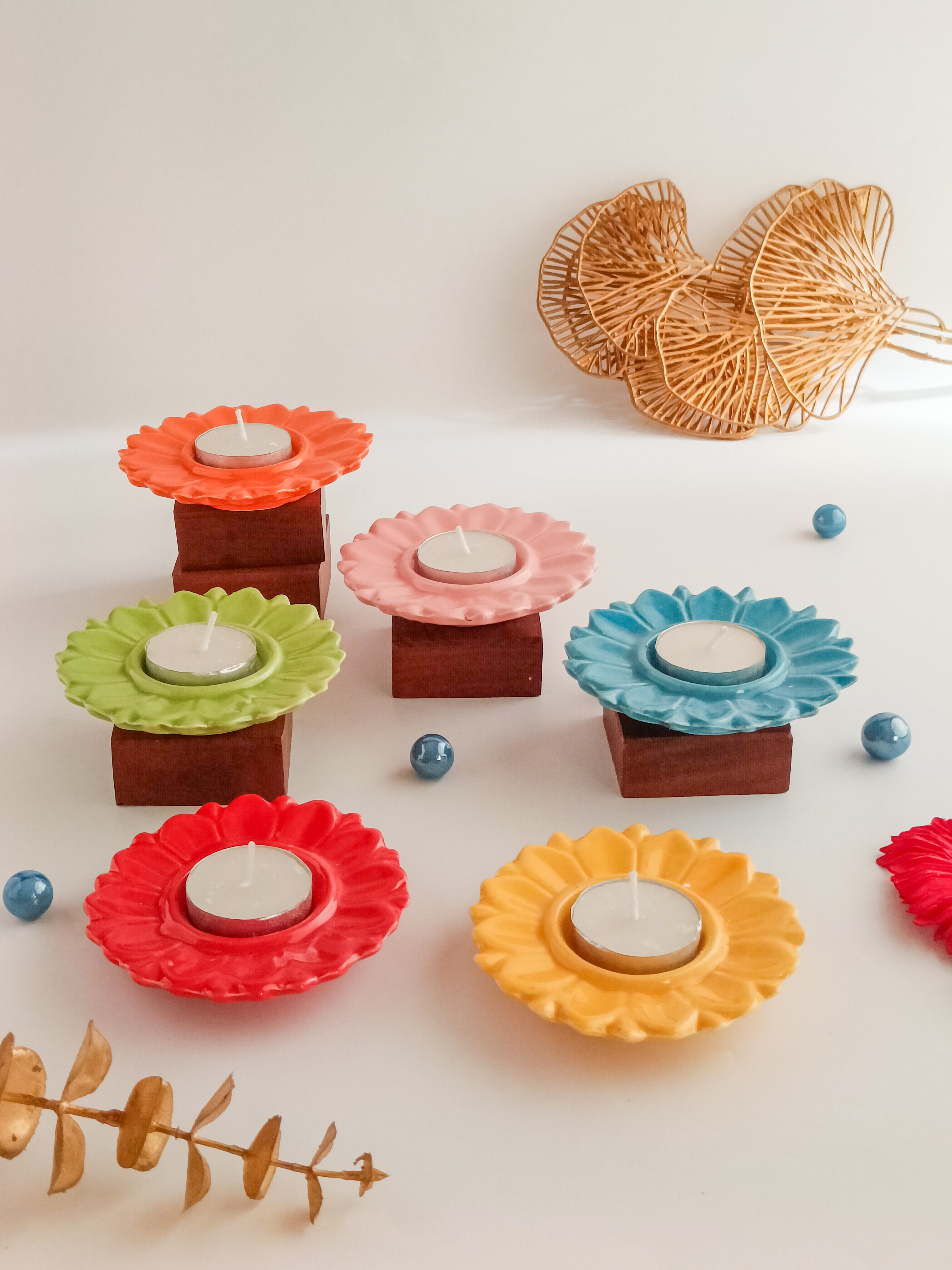 Serenity Bloom Tealight Holder(per pc )