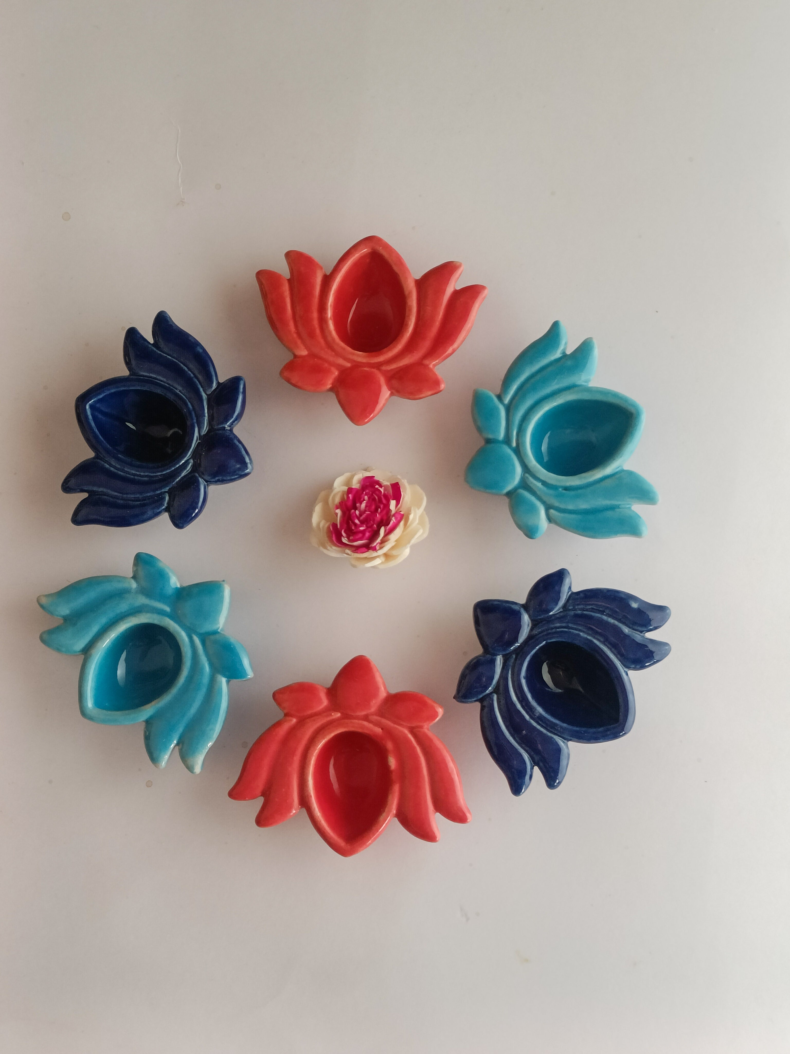 Lotus Diya ( Set of 6 pcs)
