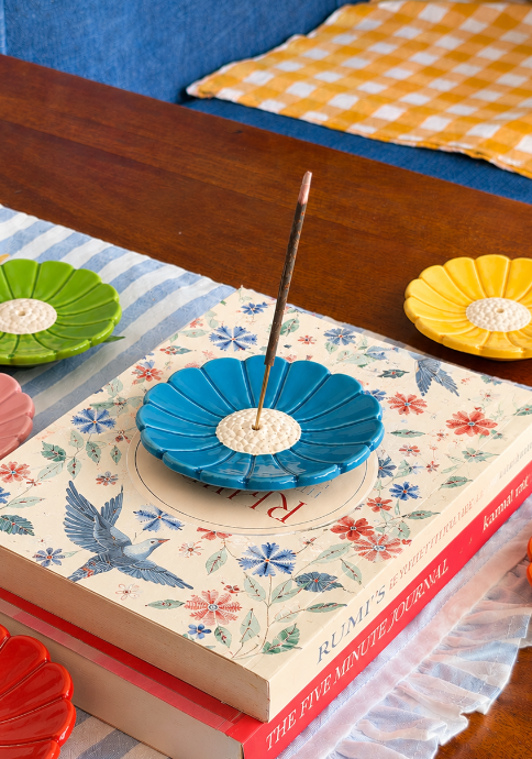 Daisy flower shaped latest agarbatti stand in blue color