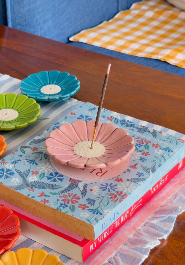 Daisy flower shaped latest agarbatti stand in pink color