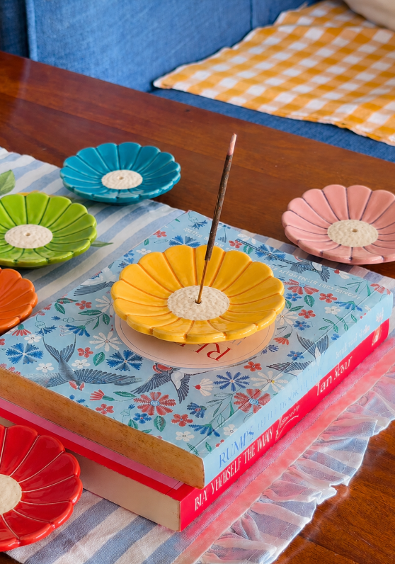 Daisy flower shaped latest agarbatti stand in blue color
