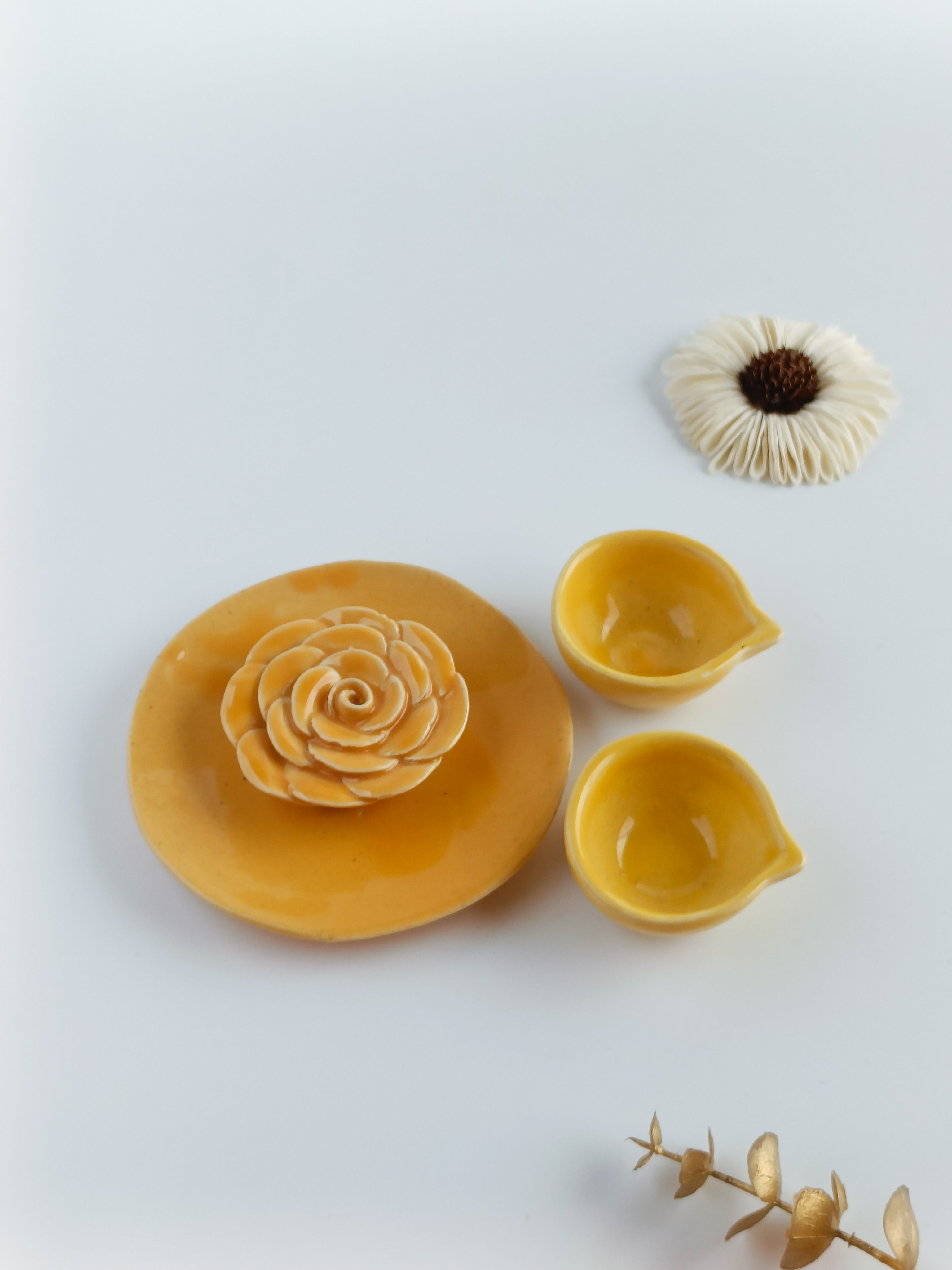 Floret Agarbatti Stand and 2 Diyas Set