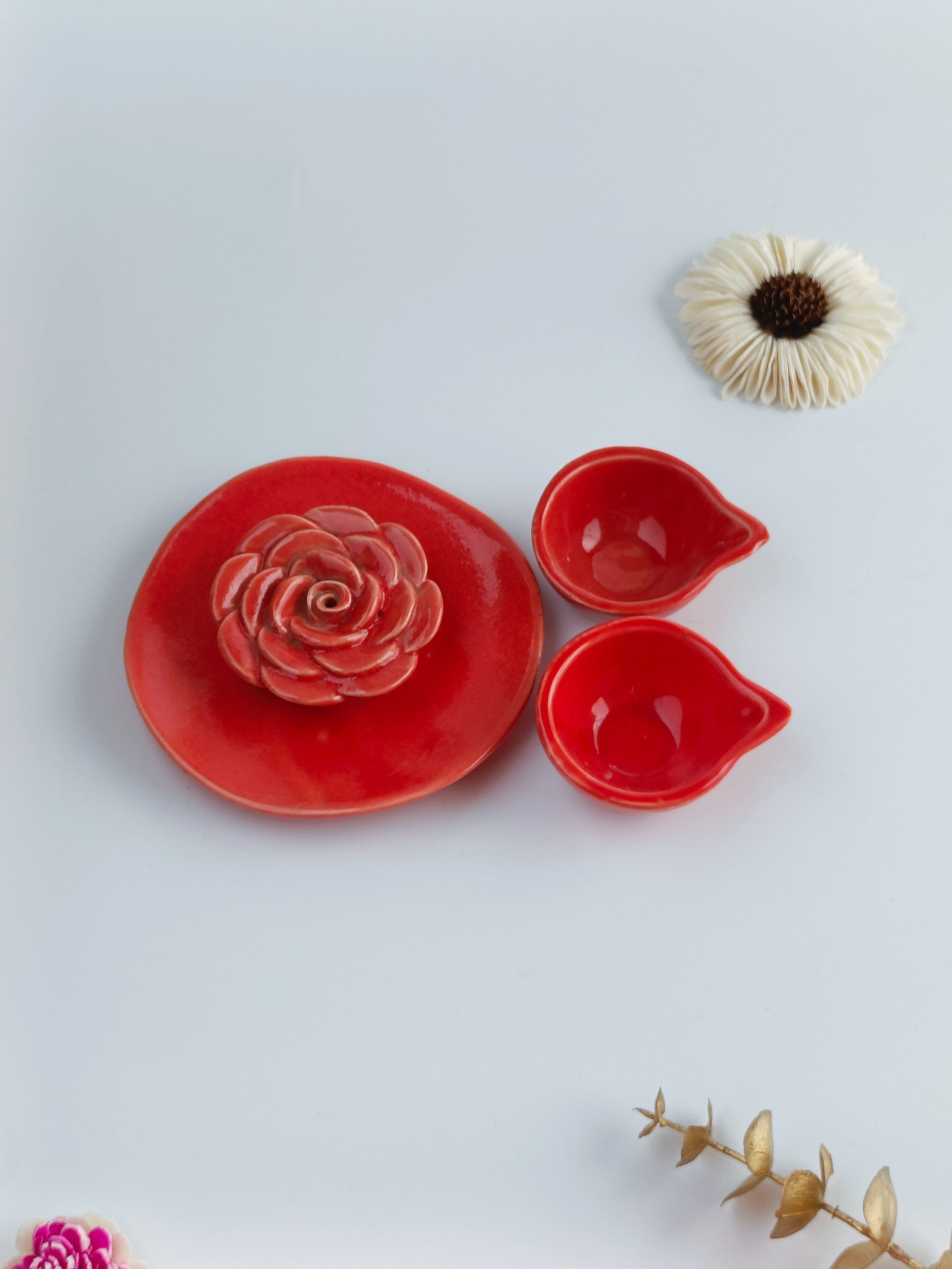 Floret Agarbatti Stand and 2 Diyas Set